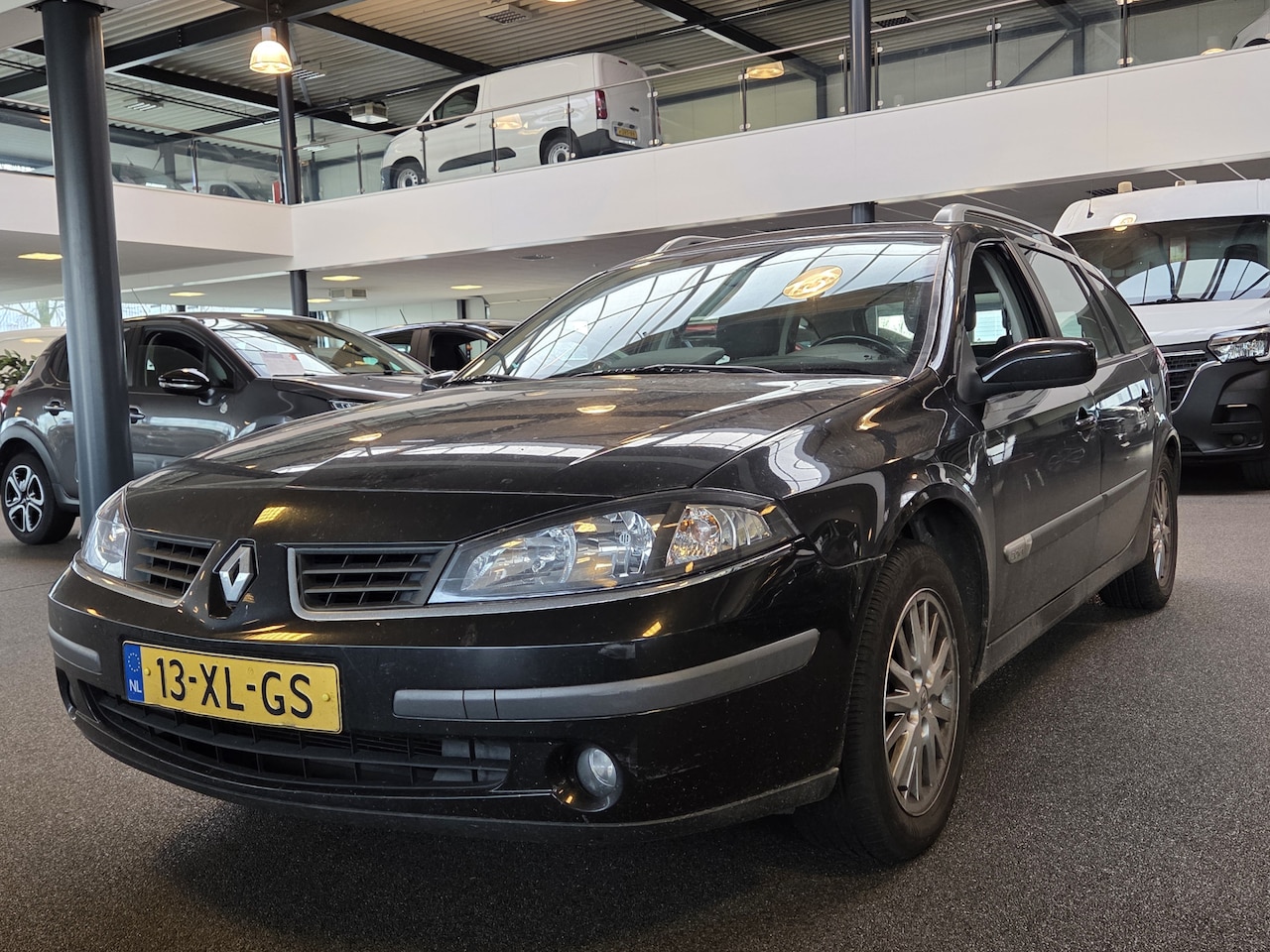 Renault Laguna Grand Tour - 2.0-16V Business / Pano / Trekhaak / Cruise / Gas / Youngtimer - AutoWereld.nl
