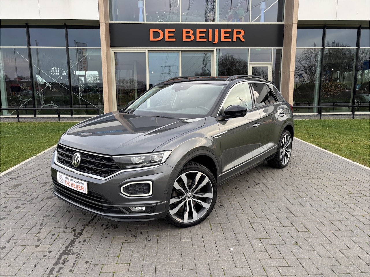Volkswagen T-Roc - 1.5 TSI R-Line DSG 150pk Trekhaak I LED I Navi - AutoWereld.nl