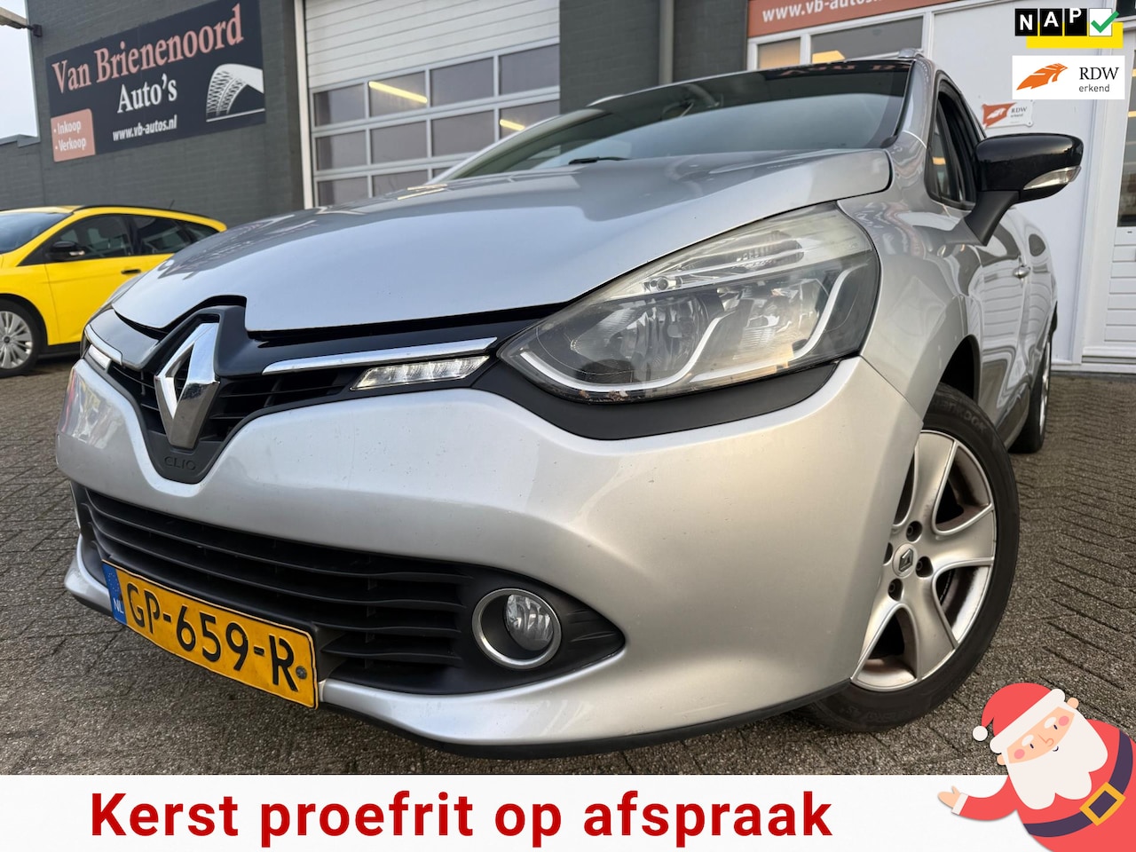 Renault Clio Estate - 1.5 dCi ECO Dynamique met trekhaak en parkeersensoren en navigatie en bluetooth telefoon / - AutoWereld.nl