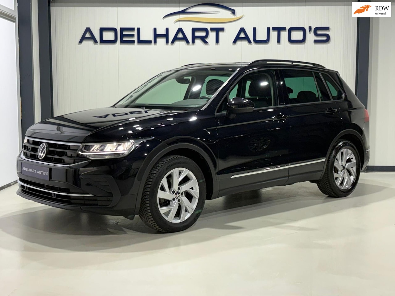 Volkswagen Tiguan - 1.5 TSI Life 150 PK / Navigatie full map / Adaptive Cruise / Climate control / etc. - AutoWereld.nl