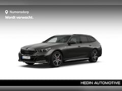 BMW 5-serie Touring - 550e xDrive | M-Pro | Bowers & Wilkins | Trekhaak | 360 cam | Panorama | Co Pilot