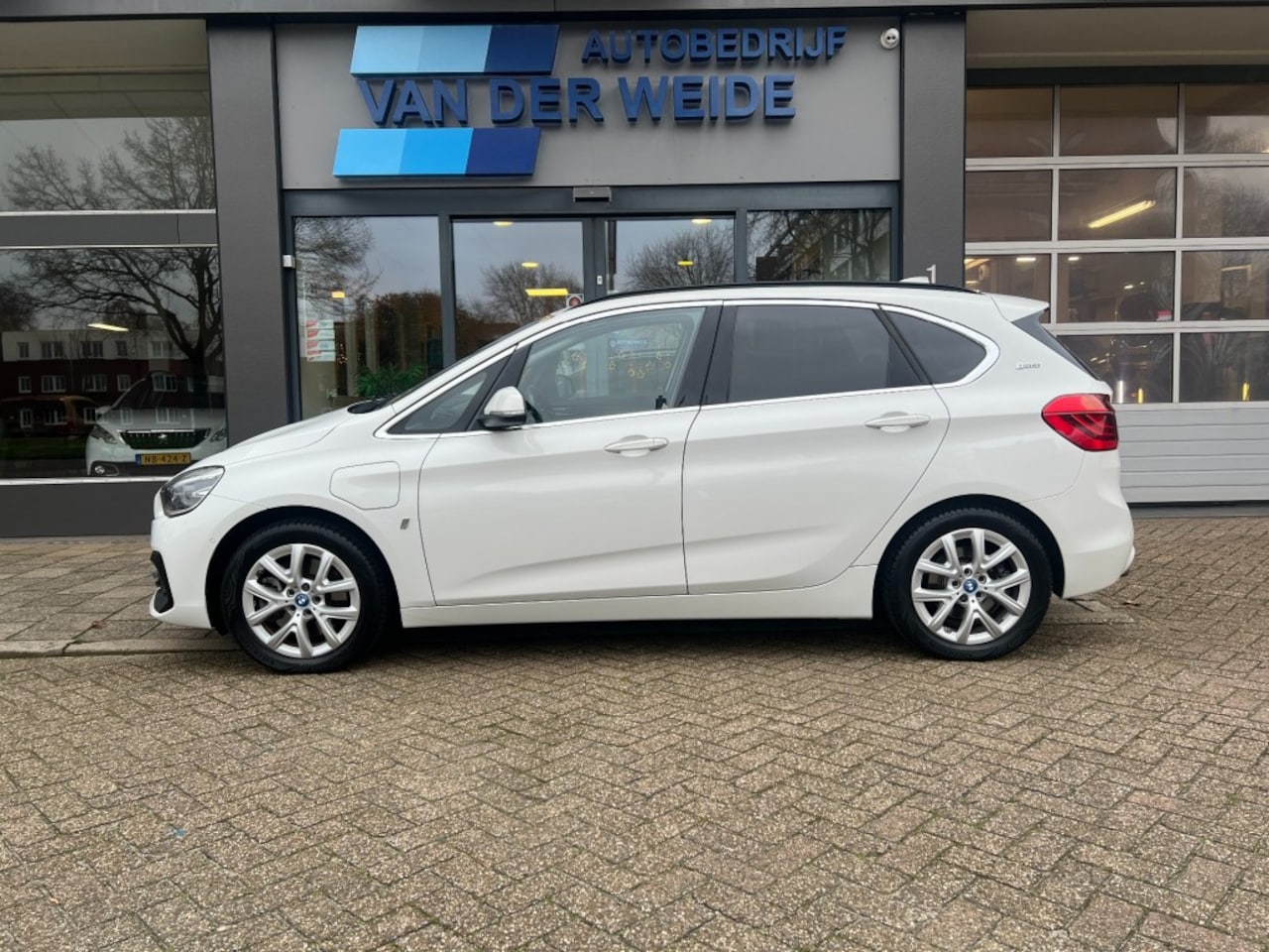 BMW 2-serie Active Tourer - 225xe iPerformance High Executive -Active Tourer 225xe iperformance High Executive - AutoWereld.nl