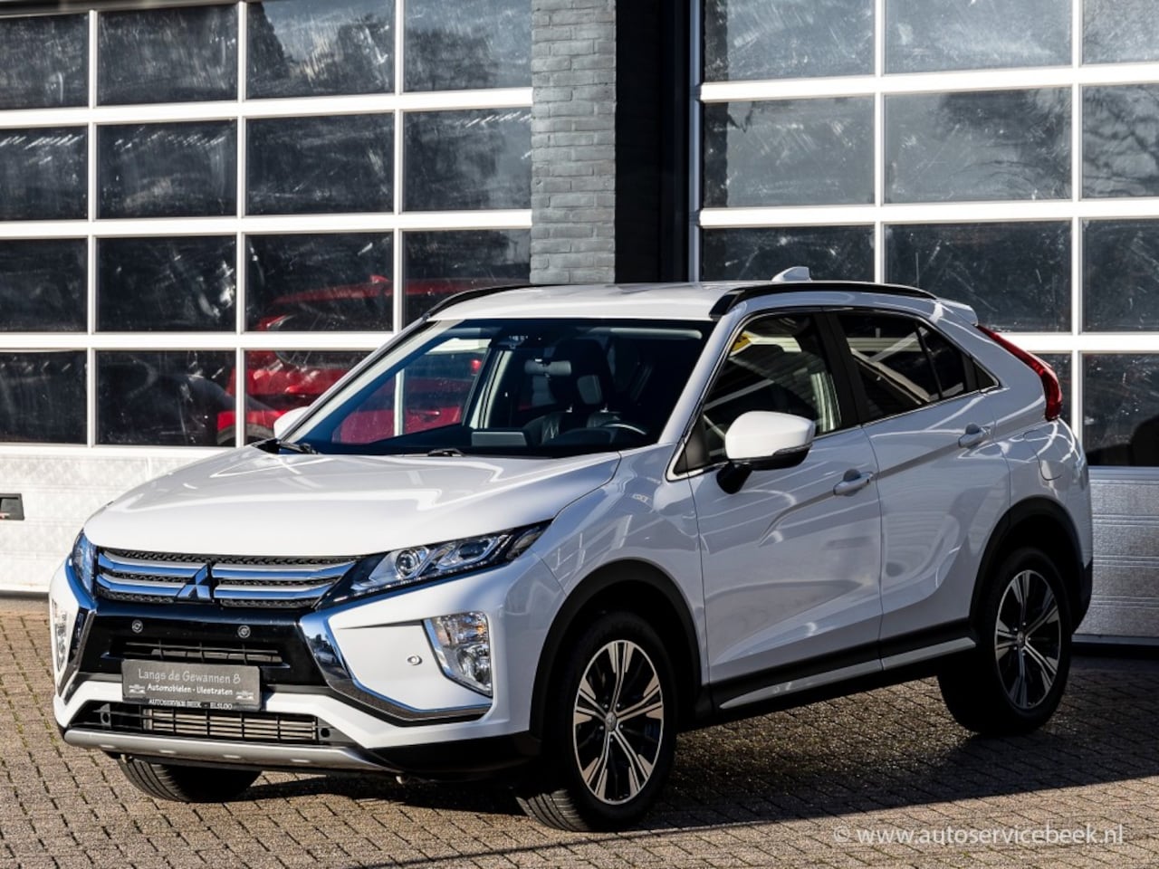 Mitsubishi Eclipse Cross - 1.5 DI-T Intense 1.5 DI-T intense, stoelverwarming, carplay - AutoWereld.nl