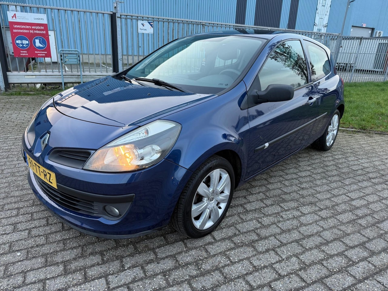Renault Clio - 1.4-16V, Panorama, Airco, 139.971km NAP, Nwe APK - AutoWereld.nl