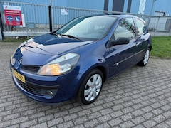 Renault Clio - 1.4-16V, Panorama, Airco, 139.971km NAP, Nwe APK