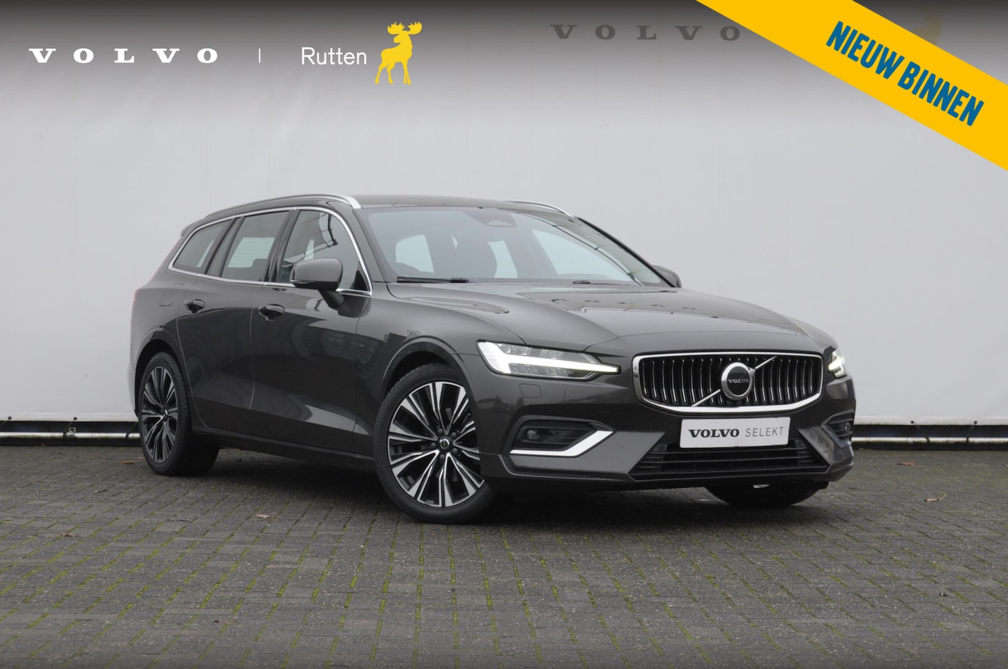 Volvo V60 - B4 211PK Automaat Plus Bright / Adaptieve cruise control / BLIS / Elektrische stoelen / st - AutoWereld.nl
