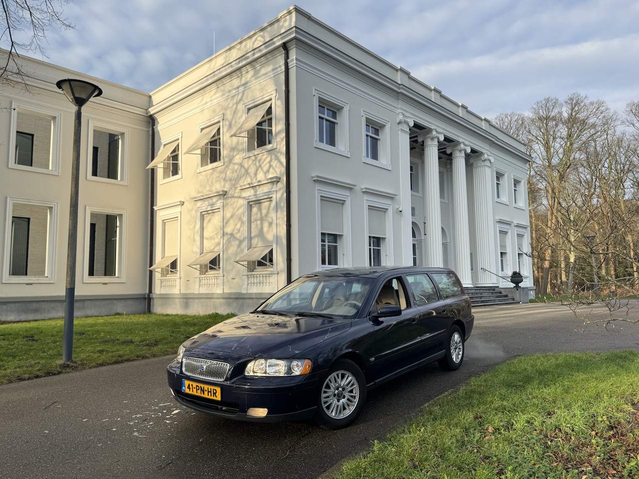 Volvo V70 - 2.4 VOLVO DEALER ONDERHOUDEN ! - AutoWereld.nl