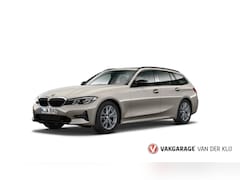 BMW 3-serie Touring - 320i Sport Line | Panorama | Trekhaak | 19" | H/K | M-Stuur | Camera |