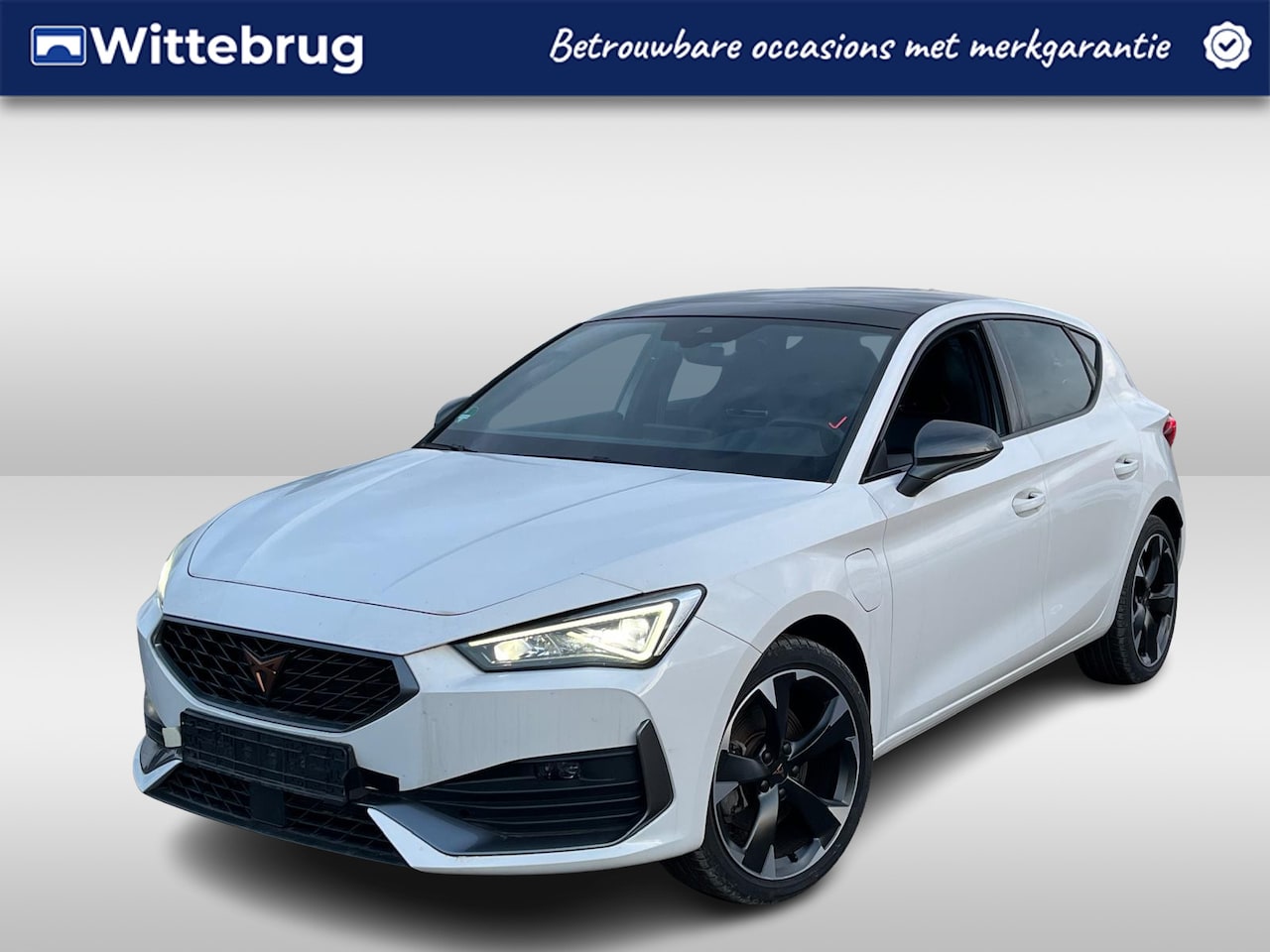 CUPRA Leon - 1.4 e-Hybrid 204pk Performance DSG Automaat / Panorama dak / LM18 inch / Navigatie / Full - AutoWereld.nl