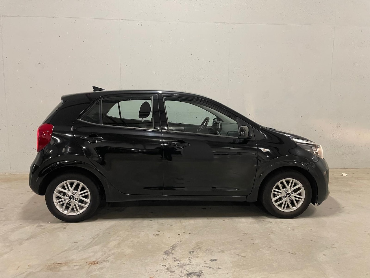 Kia Picanto - 1.0 DPi DynamicLine 5drs. Airco Navi Apple Cruise C. - AutoWereld.nl