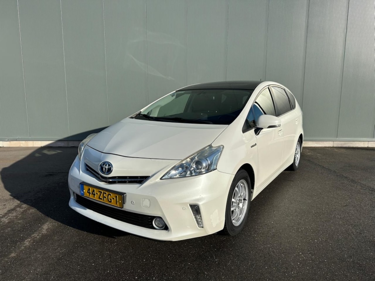 Toyota Prius Wagon - 1.8 Aspiration 96g PANORAMADAK | DEALER ONDERHOUDEN ! - AutoWereld.nl