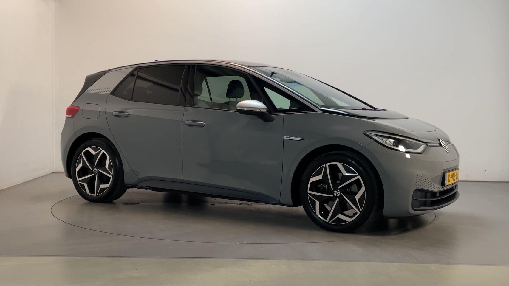 Volkswagen ID.3 - First Plus 58 kWh LED Stoelverwarming Navigatie Camera - AutoWereld.nl