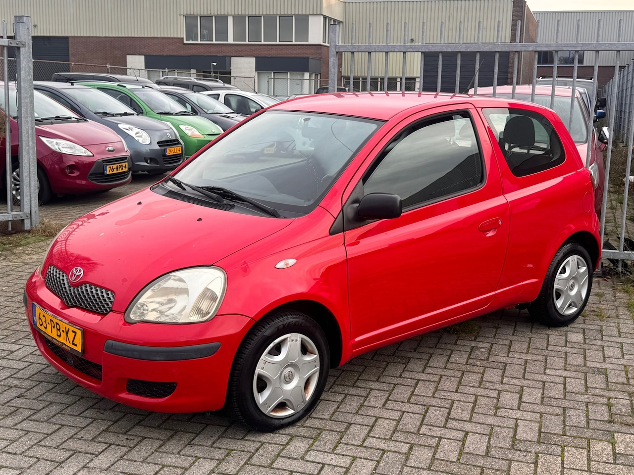 Toyota Yaris - 1.0 VVT-i Idols NL AUTO NAP! 1e eigenaar! 4nieuwe ALL season banden! Goed onderhouden keur - AutoWereld.nl