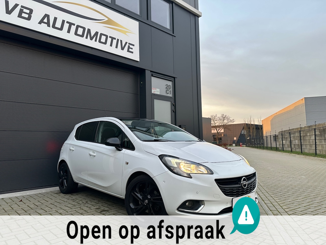 Opel Corsa - 1.0 Turbo Color Edition | AIRCO | CRUISE | CAMERA | PDC | LM VELGEN | BLUETOOTH | DODEHOEK - AutoWereld.nl