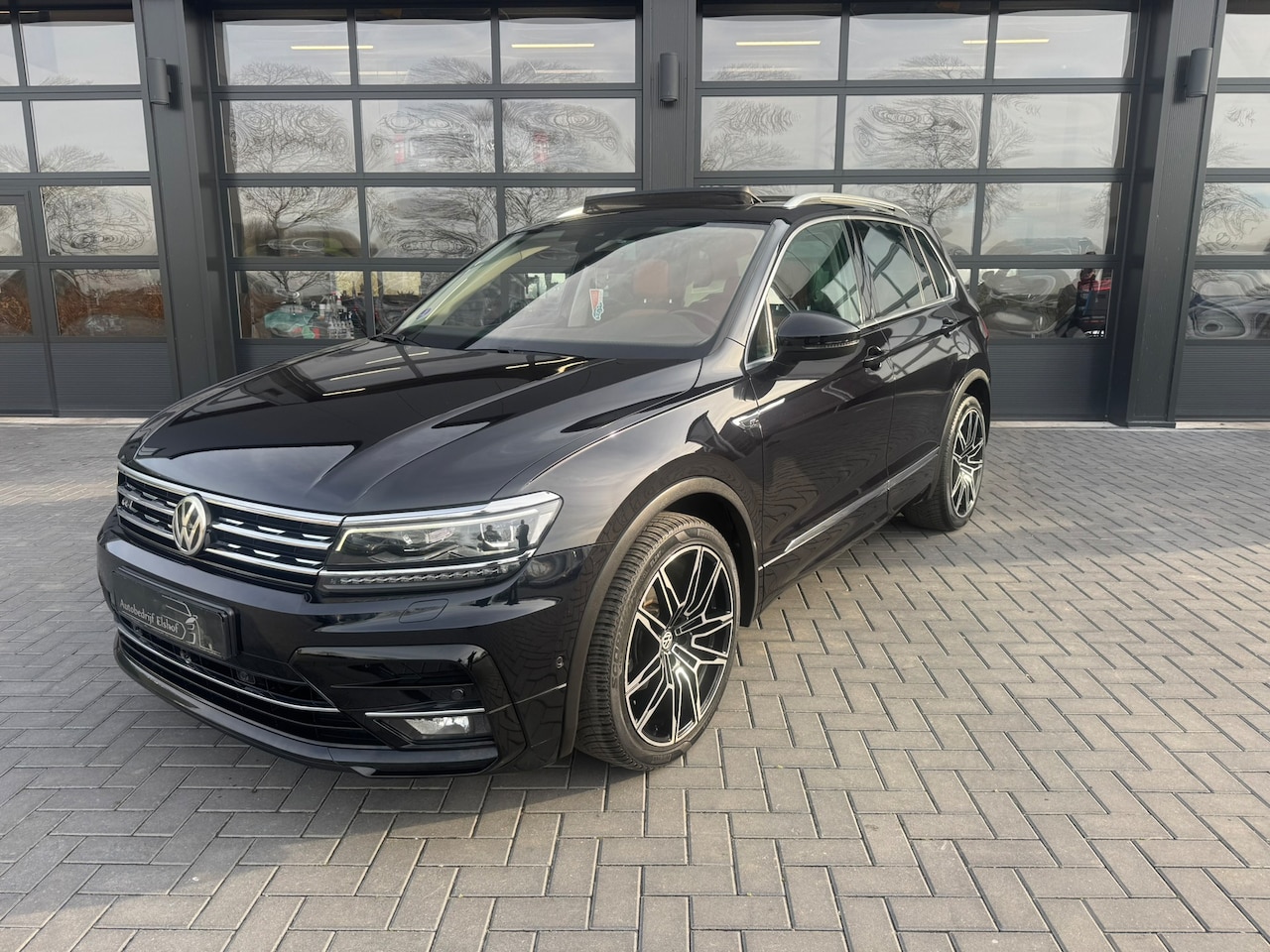 Volkswagen Tiguan - 1.4 TSI R-Line Carplay/ Dakraam - AutoWereld.nl