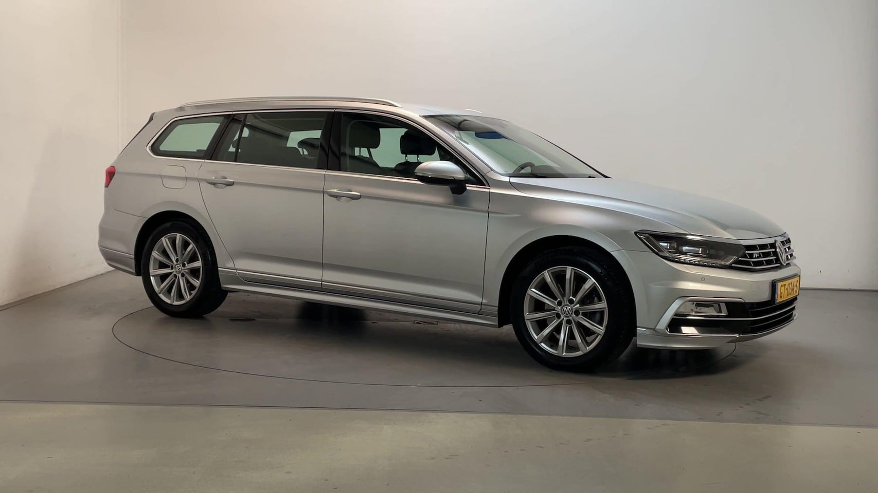 Volkswagen Passat Variant - 1.4 TSI 150pk DSG ACT Business Edition R-Line LED Leder-Alcantara Stoelverwarming - AutoWereld.nl