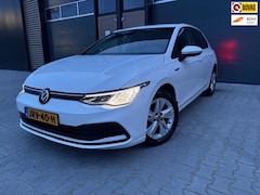 Volkswagen Golf - 1.0 eTSI Life|DSG|1 eig|LED|Carplay|ACC|