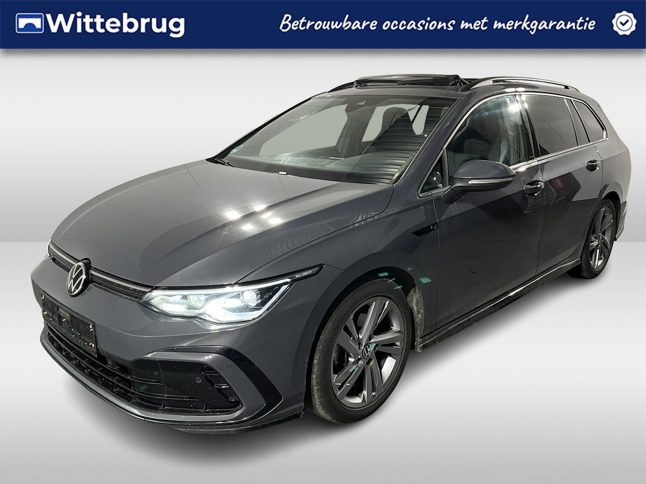 Volkswagen Golf Variant - 1.5 eTSI R-Line / AUTOMAAT/ PANO/ PARK.SENSOREN V+A/ CAMERA/ ACC/ STUUR+STOEL VERWARM./ AP - AutoWereld.nl