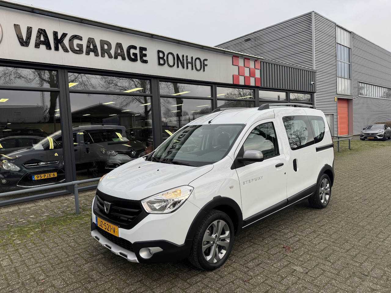 Dacia Dokker - 1.2 TCe Stepway AIRCO-CRUISE-LM - AutoWereld.nl