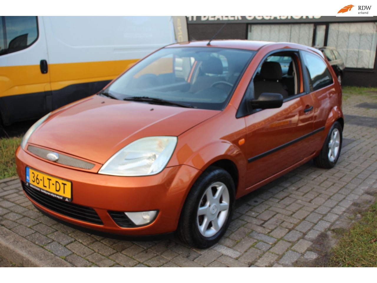 Ford Fiesta - 1.6-16V First Orange Edition Airco APK feb 2027!! LM-Velgen Trekhaak Elec pakket NAP - AutoWereld.nl