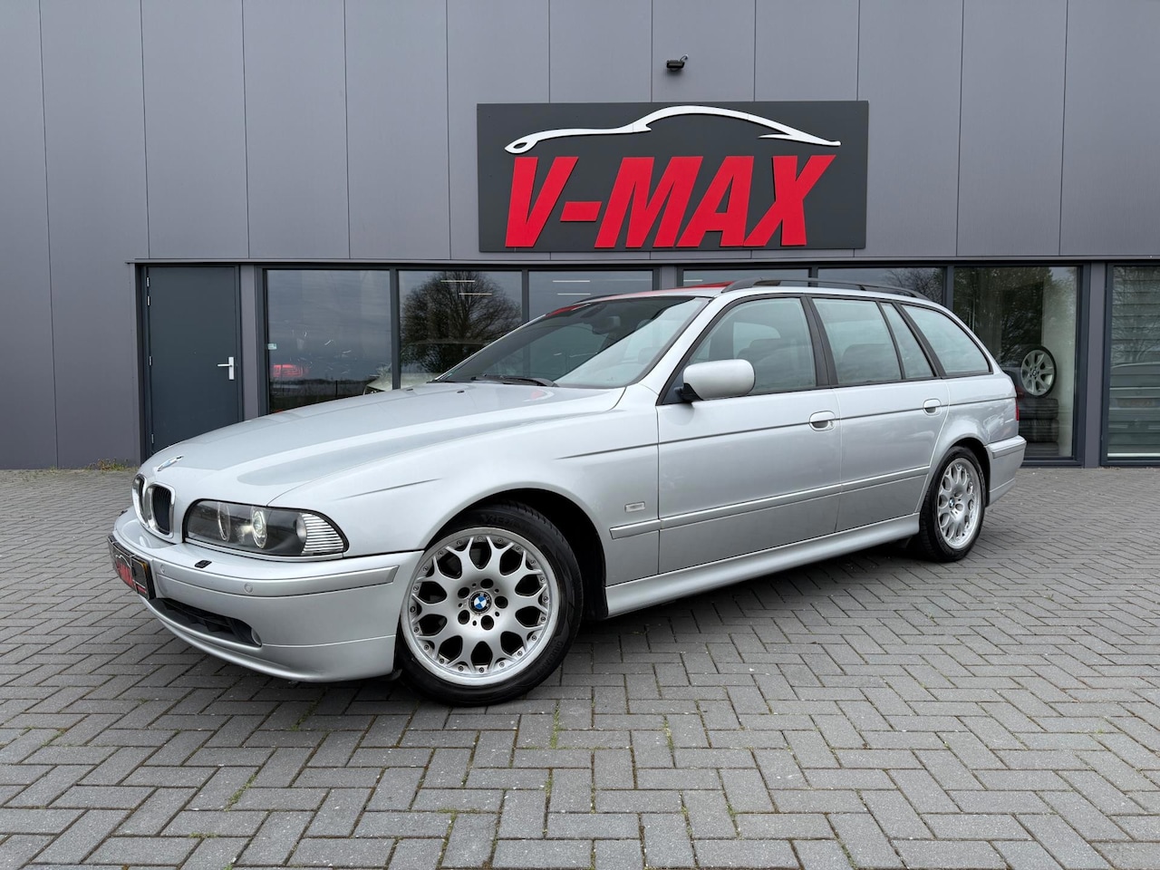 BMW 5-serie Touring - 520i 2.2 Lifestyle Edit Dak Xenon Stoelvw ½Leer - AutoWereld.nl