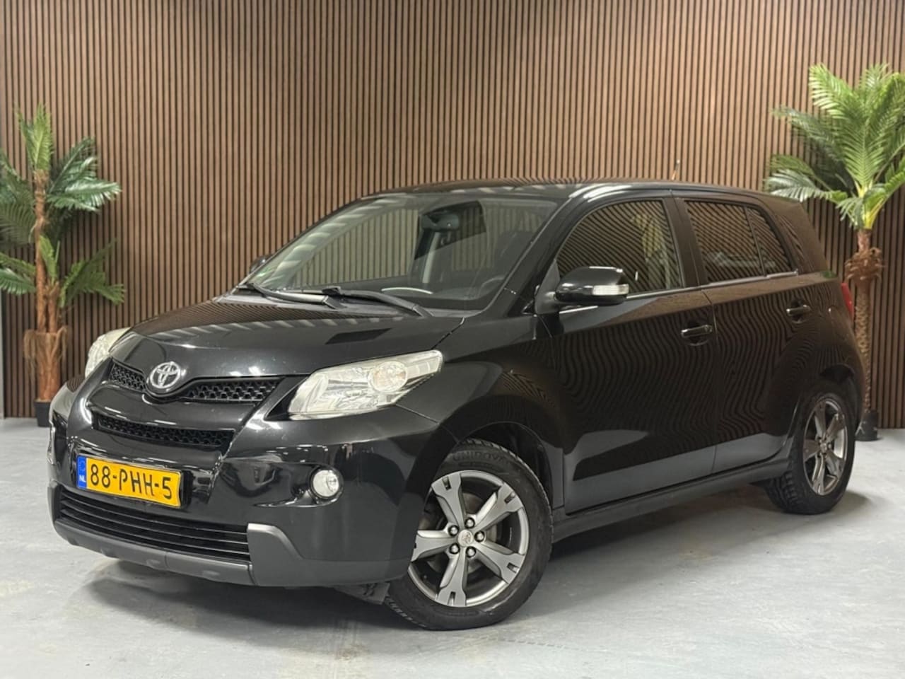 Toyota Urban Cruiser - 1.3 VVT-i Dynamic 1.3 VVT-i Dynamic - AutoWereld.nl