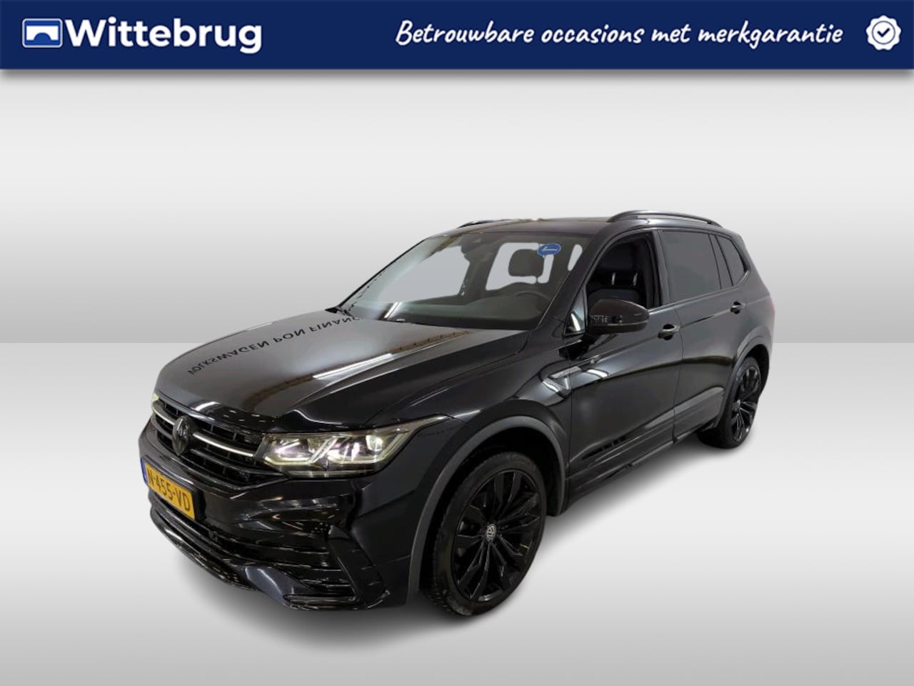 Volkswagen Tiguan Allspace - 1.5 TSI R-Line Business+ 7p. / AUTOMAAT/ 2x R-LINE/ PANO/ BLACK STYLE/ CAMERA/ PARK. SENSO - AutoWereld.nl