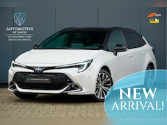 Toyota Corolla Touring Sports - 140 pk HYBRID BUSINESS PLUS AUTOMAAT / TS BLACK AND WHITE / FABRIEKSGARANTIE / APPLE CARPL