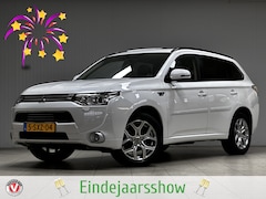 Mitsubishi Outlander - 2.0 PHEV instyle/ Automaat/ Elek. Kofferklep/ LED Koplampen/ 18'' LMV/ Keyless/ Camera/ Au