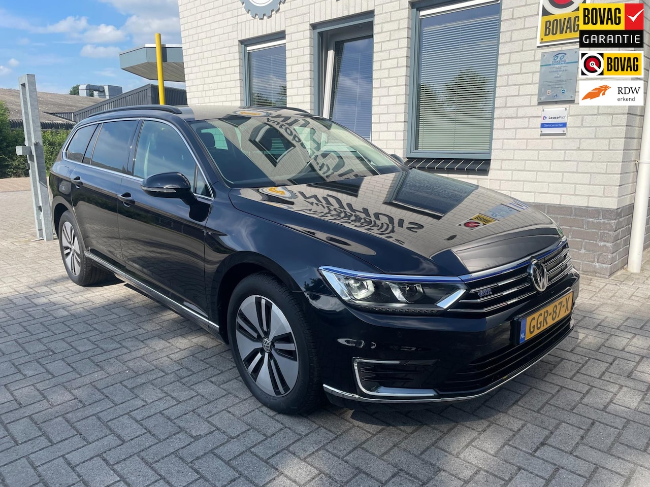 Volkswagen Passat Variant - 1.4 TSI GTE / Automaat / Carplay / Navigatie / Telefoon / PDC V+A / Add. Cruise - AutoWereld.nl