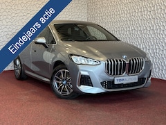 BMW 2-serie Active Tourer - ✅ 230E ✅ XDRIVE 326 PK M SPORT LED ELEK.KLEP CAMERA WEGKLAPBARE.TREKHAAK 04/2024 AWD 4X4 4