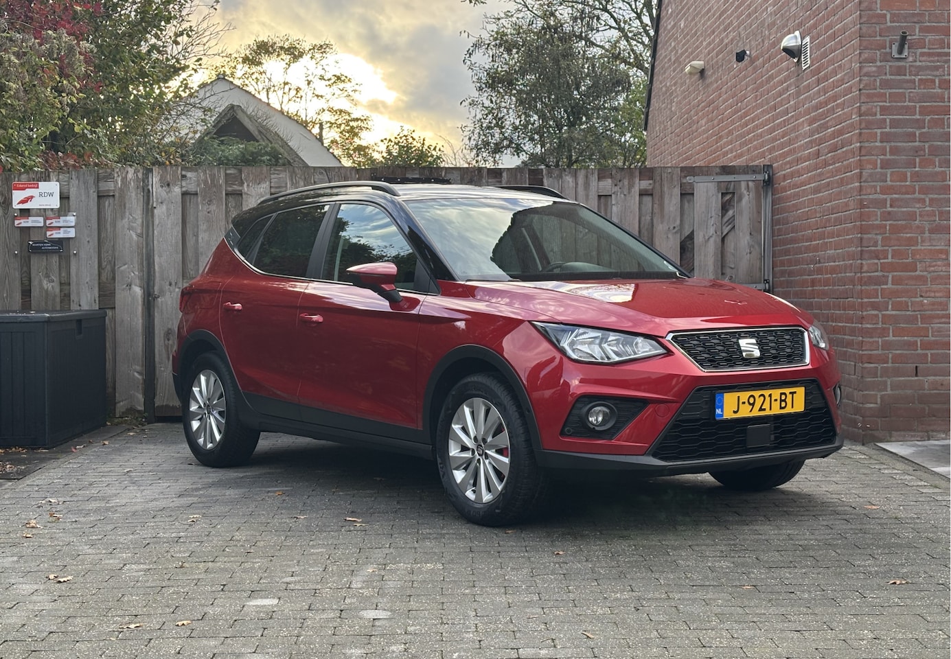 SEAT Arona - 1.0 TSI Style Business Intense | AppleCarplay/AndroidAuto | Alcantara | Camera | - AutoWereld.nl