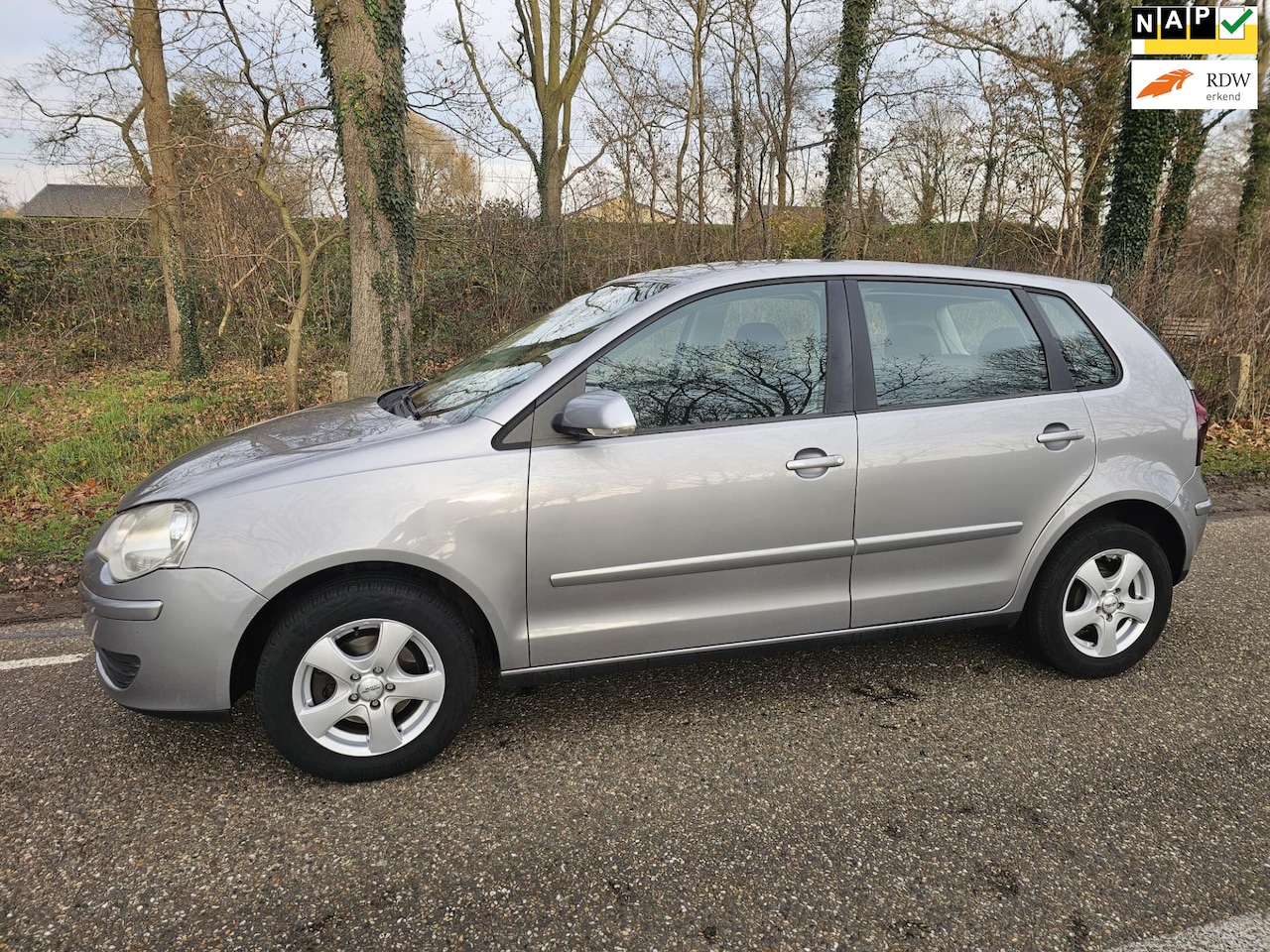 Volkswagen Polo - 1.4-16V Comfortline 1.4-16V Comfortline - AutoWereld.nl