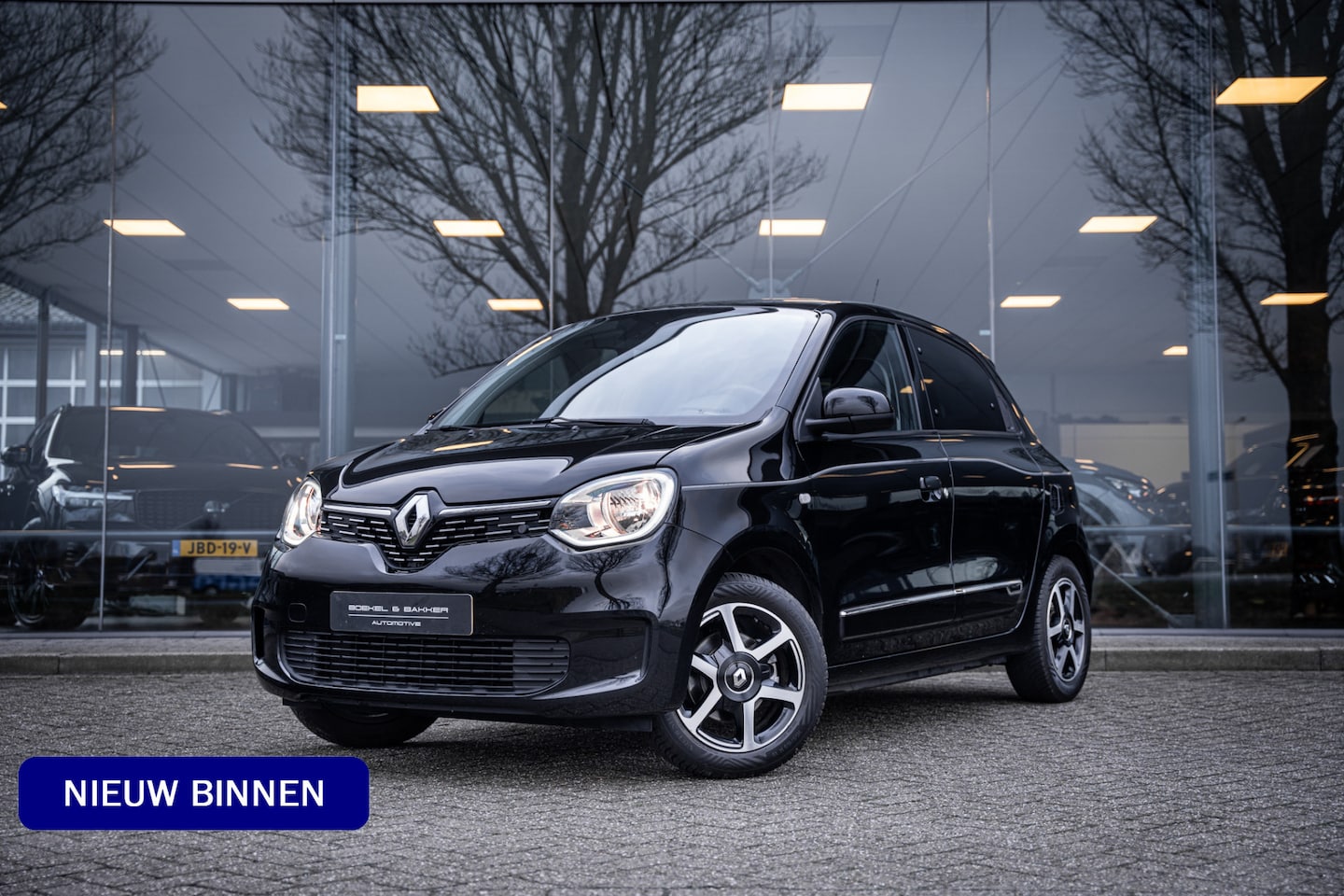 Renault Twingo - 1.0 SCe Intens ** Navigatie ** Bluetooth ** LM Velgen - AutoWereld.nl