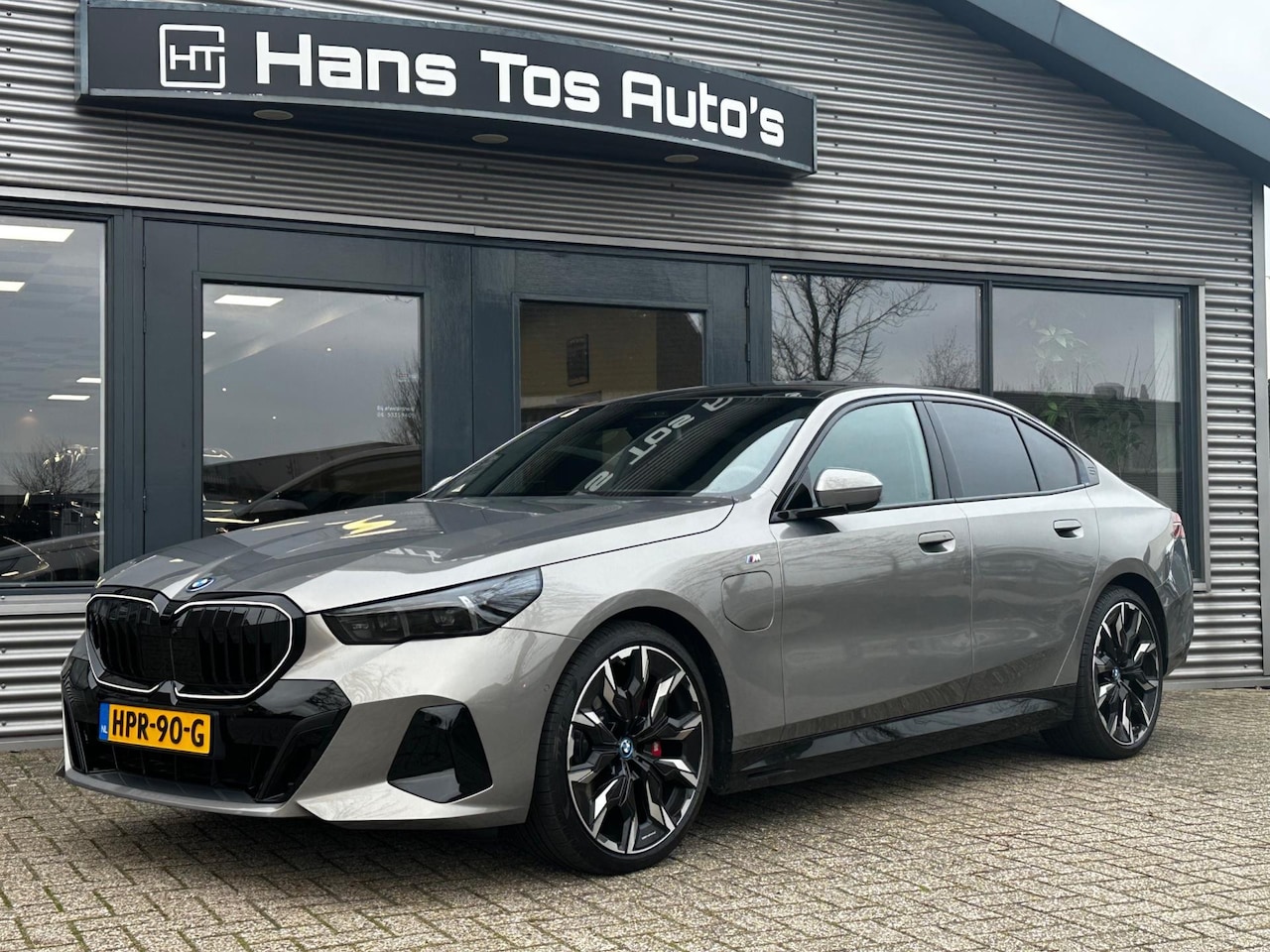 BMW 5-serie - 530e M Sport Pro Edition / Panorama / HUD / Adapt Crc / H&K - AutoWereld.nl