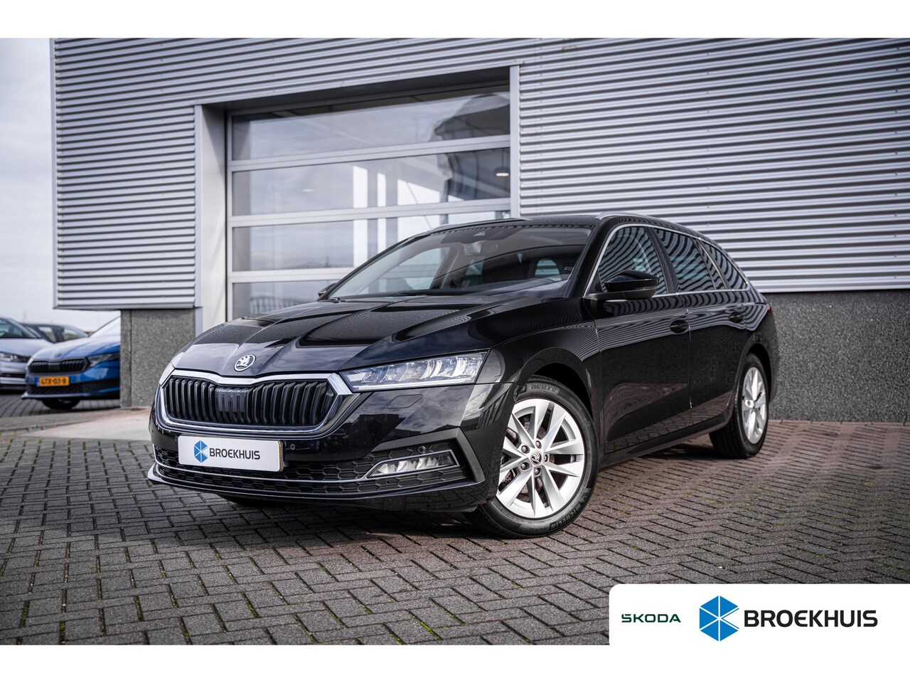 Skoda Octavia Combi - 1.0 e-TSI Business Edition Plus | Elektrisch glazen panorama-dak | Trekhaak uitklapbaar | - AutoWereld.nl