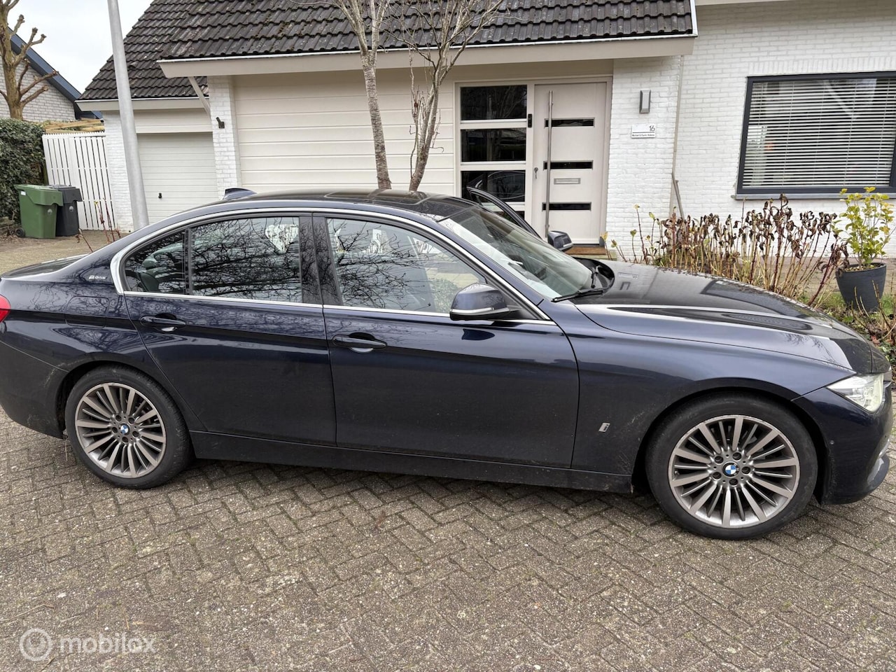 BMW 3-serie - 330e High Executive Hybride HUD, Lane Assist, - AutoWereld.nl