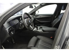 BMW 5-serie - 530e M-Sport | Trekhaak | Harman Kardon | Driving Assistant Professional | High Executive