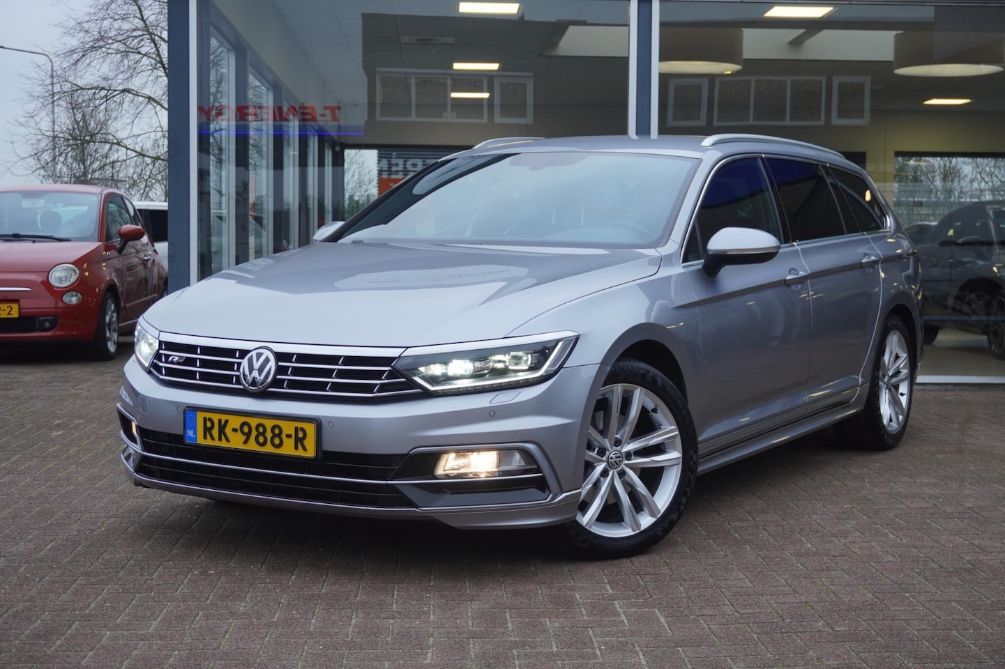 Volkswagen Passat Variant - 1.4 TSI ACT Highline Business R-Line / Rline | Automaat | Virtueel Cockpit | Airco | PDC | - AutoWereld.nl