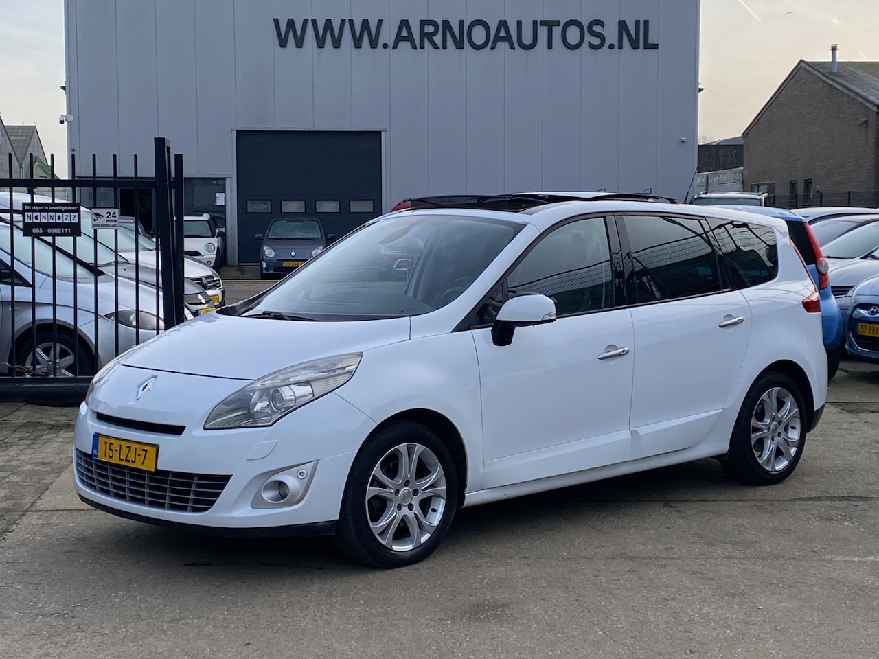 Renault Grand Scénic - 2.0 AUTOMAAT Dynamique 7 PERSOONS, AIRCO(CLIMA), CRUISE CONTROL, ACHTERUITRIJCAMERA, PARKE - AutoWereld.nl