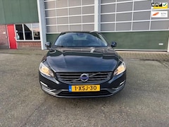 Volvo V60 - 1.6 T3 150 pk Summum / LEER / TREKHAAK/NAVI/PDC/Memory Seats