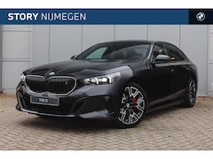 BMW i5 - eDrive40 M Sport / Panoramadak / Stoelventilatie / Parking Assistant Plus / Bowers & Wilki