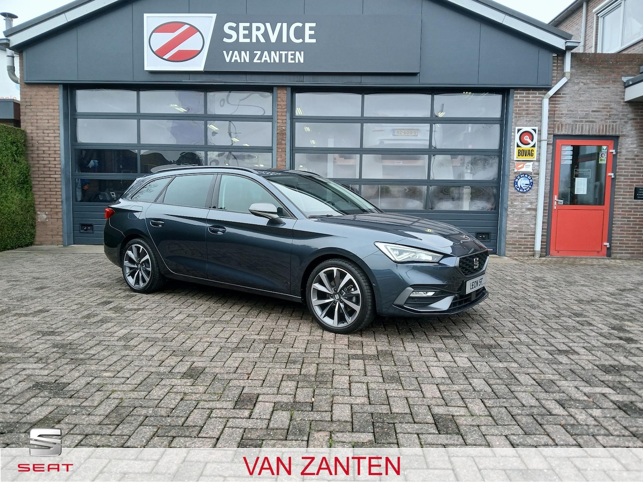 SEAT Leon Sportstourer - 1.5 TSI FR Business Intense + 18 inch + Trekhaak, slechts 19.000 km!! - AutoWereld.nl