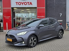 Toyota Yaris - 1.5 Hybrid 115 Dynamic Comfort Pack STUUR- EN STOELVERWARMING PARKEERSENSOREN RCTA BLIND S