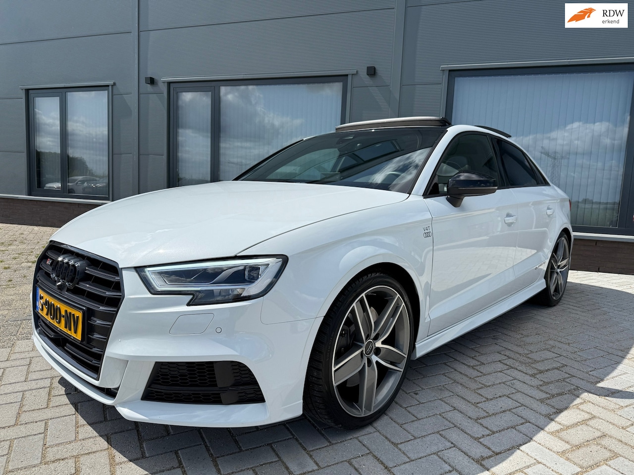 Audi S3 - Limousine 2.0 TFSI|Pano|Quattro|ACC|B&O|Led|Camera voor+Achter|19inch| - AutoWereld.nl