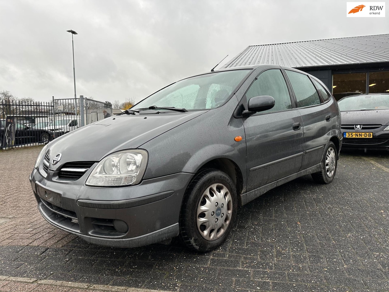 Nissan Almera Tino - 1.8 Visia * LOOPT OP 3 CILINDERS * - AutoWereld.nl