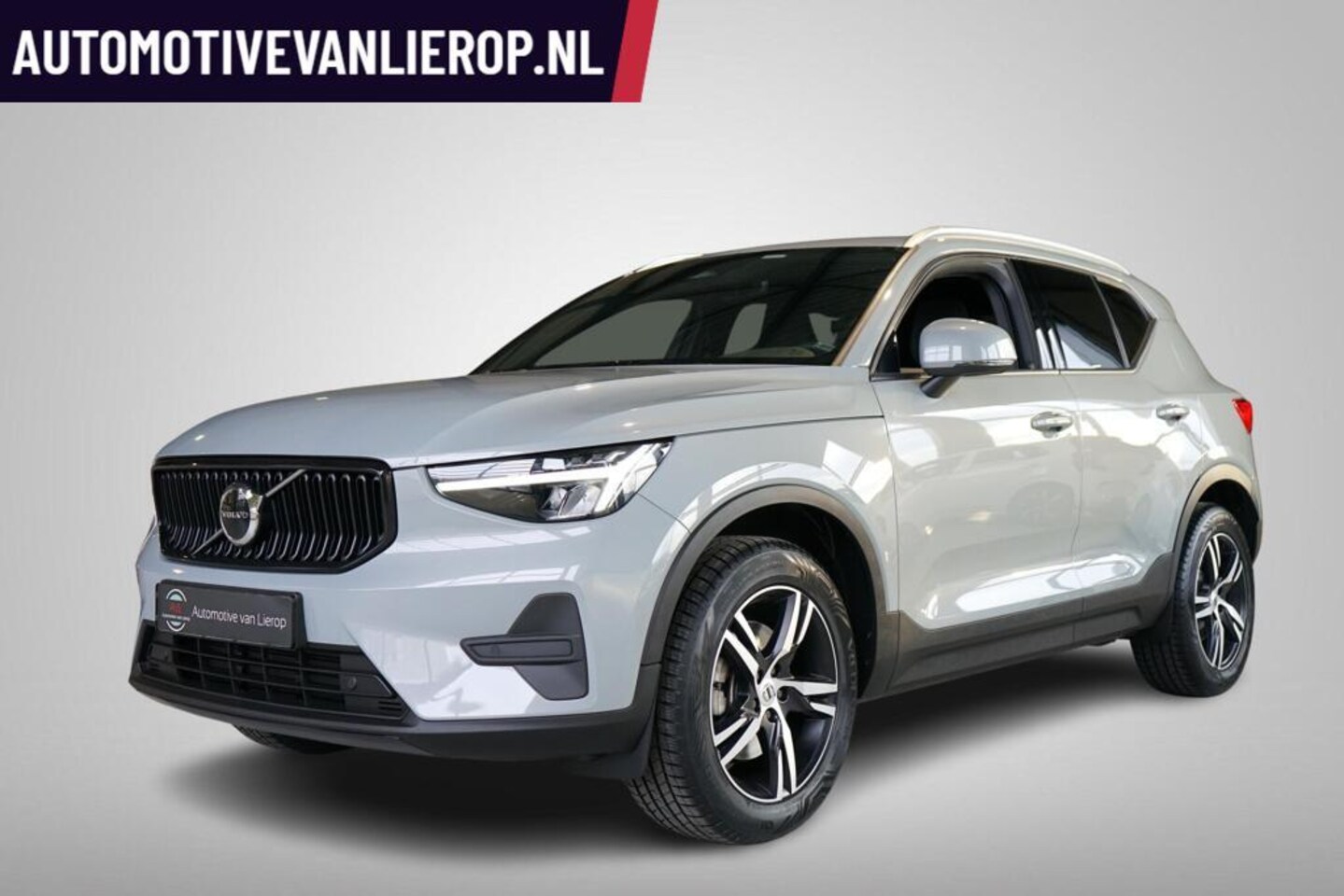 Volvo XC40 - 2.0 B3 VAPOUR GREY | TREKHAAK | STOEL/STUUR-VERWARMING - AutoWereld.nl