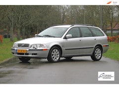 Volvo V40 - 1.8 Europa Elegance / Slechts 108.873 km. / Youngtimer / Airco / Stoelverwarming / enz