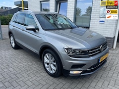 Volkswagen Tiguan - 1.4 TSI ACT Highline / Automaat / Add. Cruise / Camera / Telefoon / Trekhaak elektrisch /