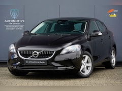 Volvo V40 - 2.0 T3 153 pk NORDIC BUSINESS / PANORAMADAK / 1e EIGENAAR / NL-AUTO / BTW-AUTO / NAVIGATIE